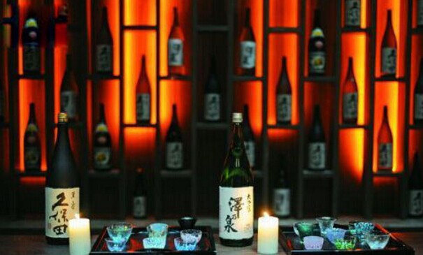 不止食物和鮮花，這份酒單與情人節(jié)更配喔
