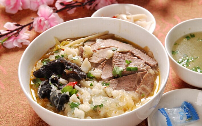 特色美食被“標(biāo)準(zhǔn)化”背后的思考：同質(zhì)化問(wèn)題怎么破？