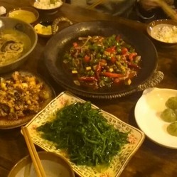 姑姑宴冒菜缺斤短兩，餐飲業(yè)菜量標注缺失
