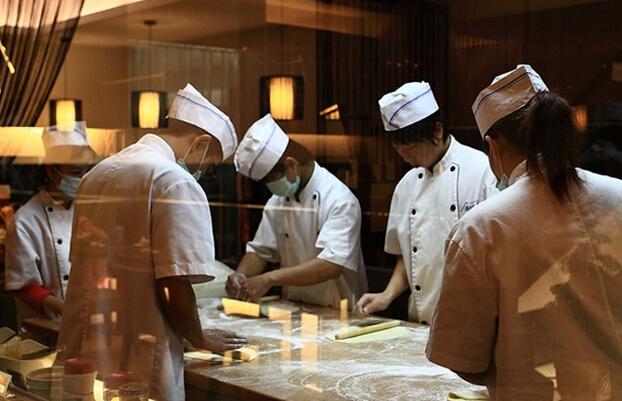 外賣(mài)平臺(tái)掀起直播后廚新潮流，消費(fèi)者深表期待
