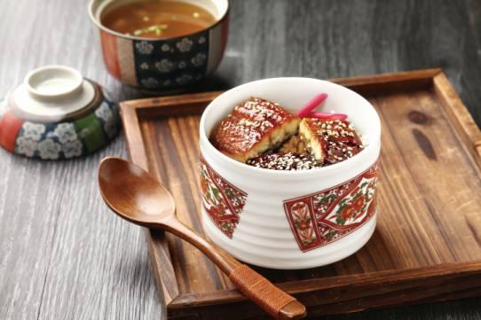 食材成本占了80%，他賠了1500萬；最終鰻步靠一款單品爆紅