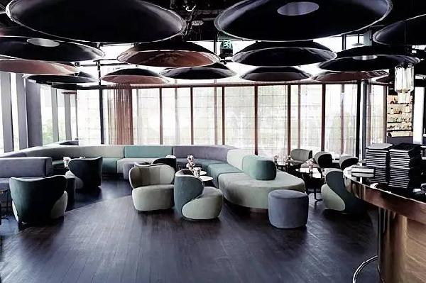 奔馳也開餐廳？奔馳全國第一家餐廳閃亮登場
