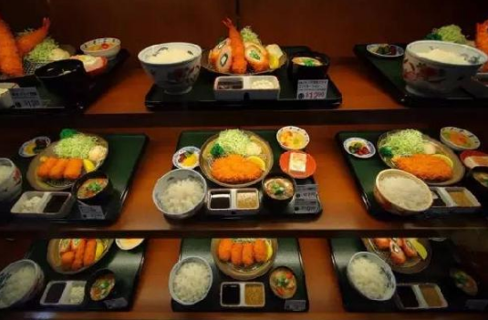 “展望2017”日本快餐業(yè)是齊頭并進(jìn)，還是互爭(zhēng)雄長(zhǎng)？|餐飲界