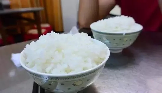 網(wǎng)上瘋傳1杯酸奶=2罐可樂 你以后還敢喝嗎？|餐飲界