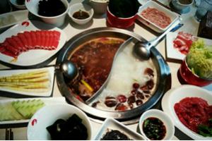 真相| 出問題的海底撈 可不是一家簡(jiǎn)單的火鍋店！|餐飲界