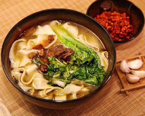地方小吃里全都是機(jī)會(huì)！不信看看這3個(gè)老板是怎么賺的……|餐飲界
