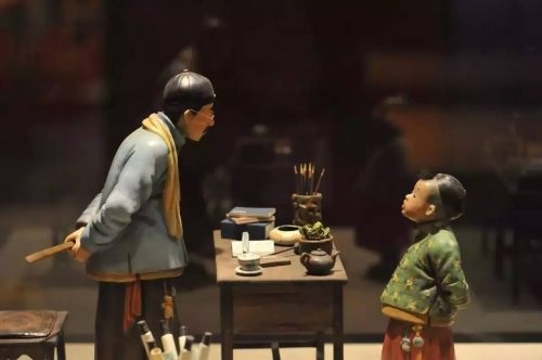 狗不理、大麻花，那是給外地人吃的，煎餅果子才是天津衛(wèi)的真愛！