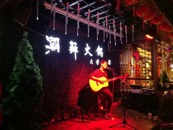 畢業(yè)就創(chuàng)業(yè)，大學生選擇哪個火鍋品牌才能穩(wěn)賺第一桶金