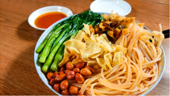 大型真香現(xiàn)場(chǎng)，青菜才是螺螄粉的“靈魂伴侶”|餐飲界
