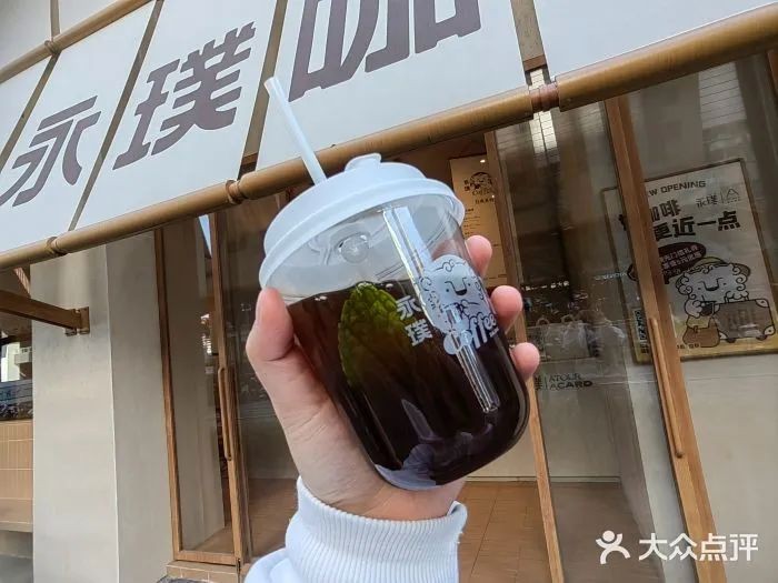 三頓半和瑞幸的相遇，是業(yè)態(tài)重塑還是渠道延伸？
