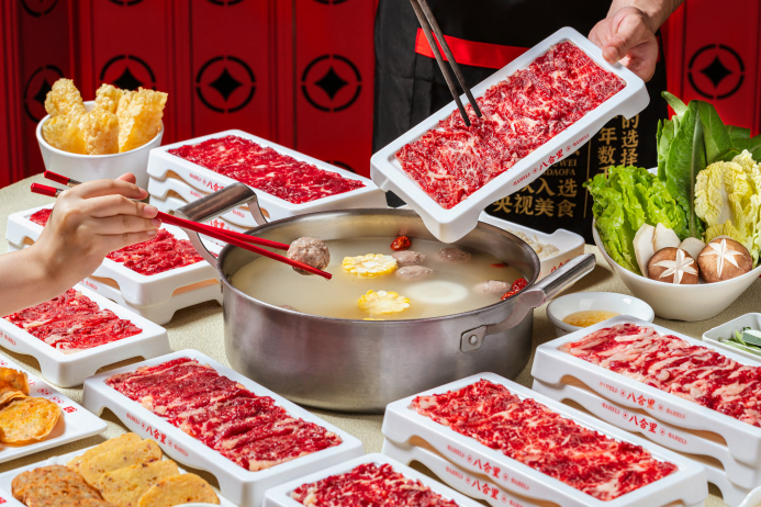 一人食火鍋“受害者”爆火后，八合里火鍋官方回應來了|餐飲界